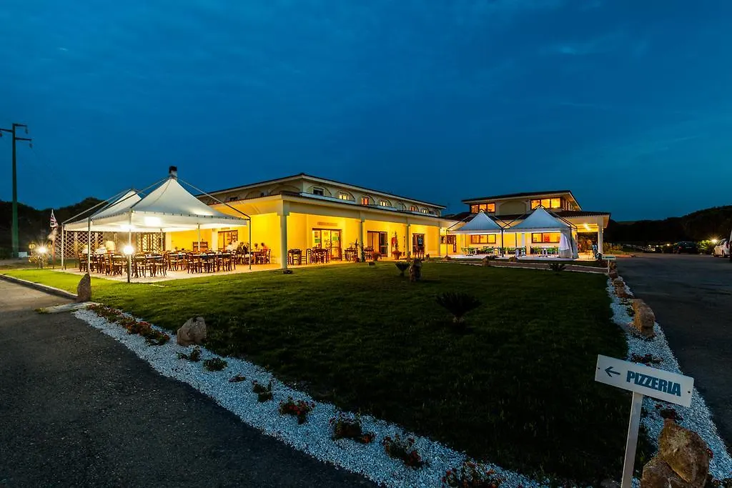 Hotel Petri Marini أغلينتو